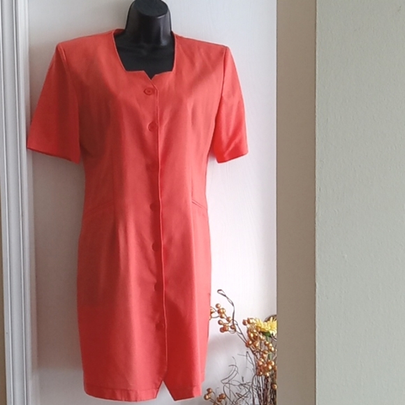 🌟HOST PICK🌟  Vintage Coral Spring /Summer Straight Line Dress - Picture 1 of 7
